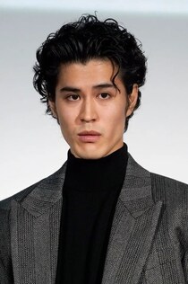 『ばけばけ』寛一郎、父・佐藤浩市との激レア“親子2ショット”に「すごく貴重」「似てるねぇ」と反響