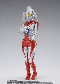 逆光だけど「突先」が　ウルトラの母が初登場時「丸出し」に見えたのはなぜ？