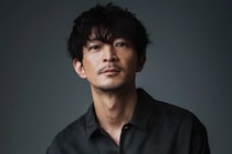 【画像】え、「ダンディ」「雰囲気違って素敵」　シルバーヘア&白ひげ姿の津田健次郎さんを見る