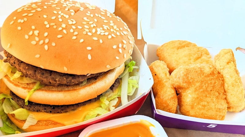 「パッケージが違うのだよ！」マック×ガンダム、公式の「ジオン幹部」投稿にファンが名セリフで反応