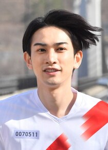 金髪激変の町田啓太（35）が”悲劇の愛犬（パグ）”との可愛い写真公開　ファン「涙止まらん」「この笑顔見たかった」
