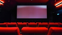 「ウソだろ？」　興収402億『鬼滅の刃』に続く「怪物」の影で…　ファンが悲鳴を上げる「スクリーン」の奪い合い