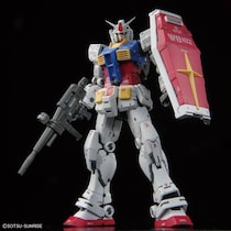 初代『ガンダム』RGガンプラの“特別カラー”が空港限定で特別販売　コラボデザインに「カッコいい」「ビームサーベルが…」