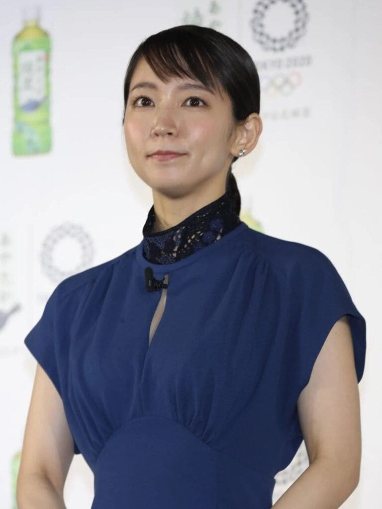吉岡里帆（33）最新の姿にファン衝撃　「可愛すぎ」「お似合いです」「違和感ない」「叫びました」「こんな日が来るとは」