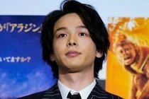 【画像】えっデフォルメされたご本人みたい　こちらが実写版でそっくりすぎと言われた中村倫也と原作キャラの比較です