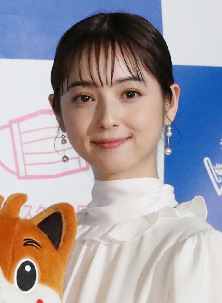 「天使みたい」佐々木希（38）、幼少期の“美貌”に反響「今と変わらない」「美少女」