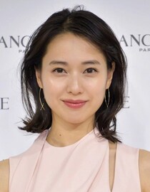 戸田恵梨香（37）が「大好き」な芸人（50）と並んだら…「顔のサイズ違いすぎ」「スタイルやば」　再共演2ショットに大反響