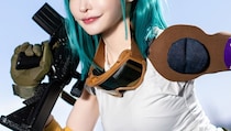 「圧巻クオリティー」『ドラゴンボール』ブルマの美麗コスプレイヤーに「魅惑シルエット」「まぶしい笑顔」