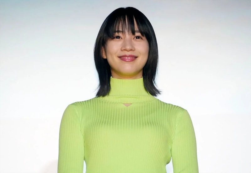 「ジョン・レノンっぽい」のん（32）が雰囲気一変、“ワイルド”な最新ショットにファン衝撃「かっこよすぎ」