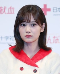 山下美月（26）のホテルでの「黒ドレス」姿にファン感動　「顔小さすぎて豆みたい」「声出るくらい綺麗」「可愛い中に美しさが」