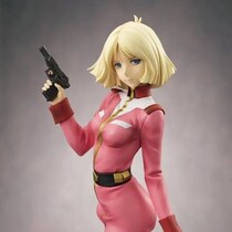 「肉体美すごっ！」『ガンダム』セイラ・マスの“水着フィギュア”に「美しい」「お尻が…」