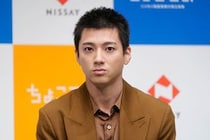 【画像】え、「泣いちゃうよ」「いい笑顔」「お父さんだけ花束持ってるってことは」　コチラが『GIFT』山田裕貴の「父親との2ショット」です