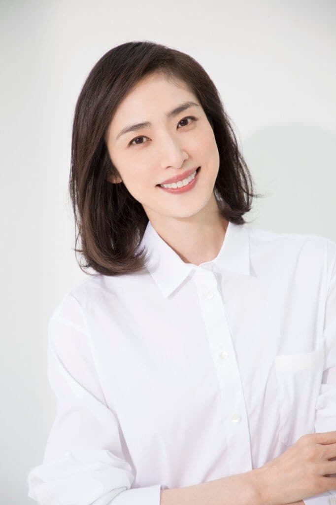 「色気えぐっ」「ほんとに58歳…？」天海祐希さん、“素肌ジャケット”姿に反響　圧倒的な美貌に「マジで別格」
