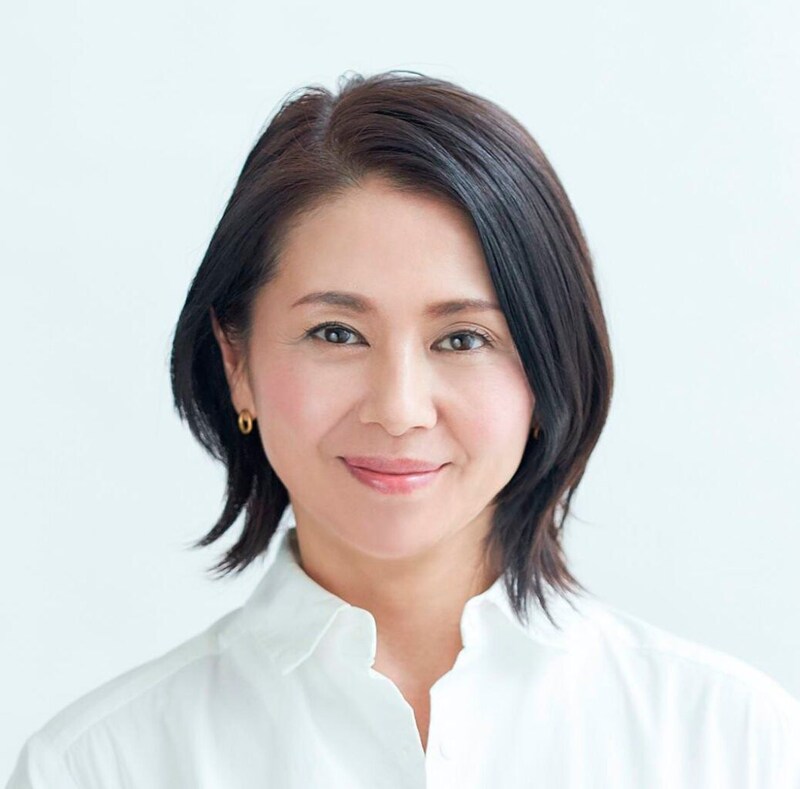 活動休止中の小泉今日子（60）、“近況”を友人が報告　オフ感満載な姿に「元気そうで…」「お美しい」