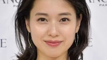 戸田恵梨香、GUCCIフル着用のファッションスナップ公開　ブラトップちら見せコーデに「美しすぎんか」