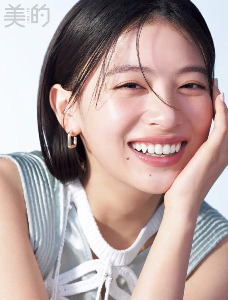 出口夏希(24)の”2つの顔”に「雰囲気一変」「透明感すごっ」 「美的」初表紙で『ルックバック』撮影裏話を語る