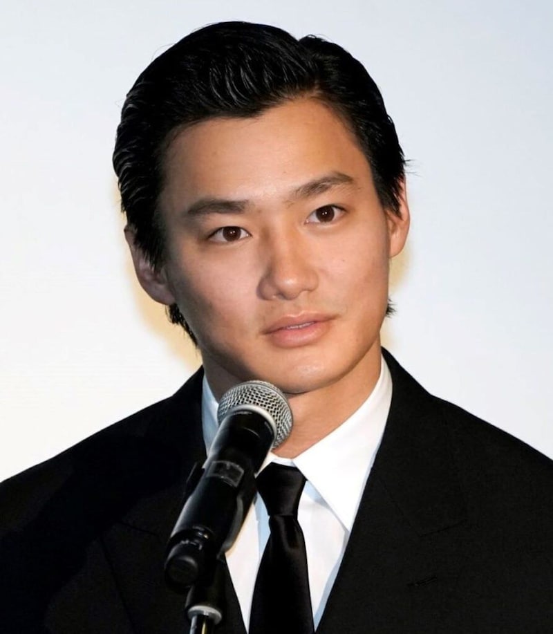 「別人すぎ」野村周平（32）が「眉なし＆刺青」姿に　激変ビジュアルに「本当に入れたんかと…」「二度見した」