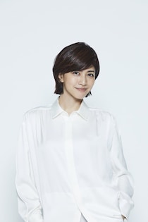内田有紀（50）、「19歳年下アイドル」との密着ショットに反響　最新ドラマのポスタービジュアル公開