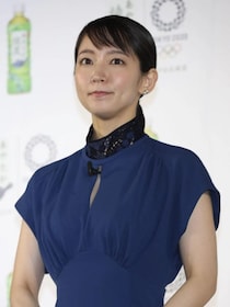 「破壊力すごいな」吉岡里帆の“まさかの姿”にファン衝撃　めったに見られない貴重なポーズに「めっちゃ可愛い」