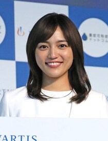 川口春奈(31)が「頭潰されそう」になってる姿が反響　「でも可愛いの何」「最強すぎ」「超痛そうｗ」　悶絶マッサージが衝撃