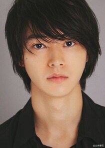 「鳥肌止まらん」山崎賢人の”衝撃”姿に反響「笑顔で首絞められてる」「サイコパスみたい」