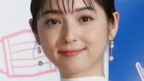 【画像】え、「やっぱ美人」「本当にオフィスにいたらいいのに…」こちらが佐々木希さんの秘書ビジュアルです（6枚）