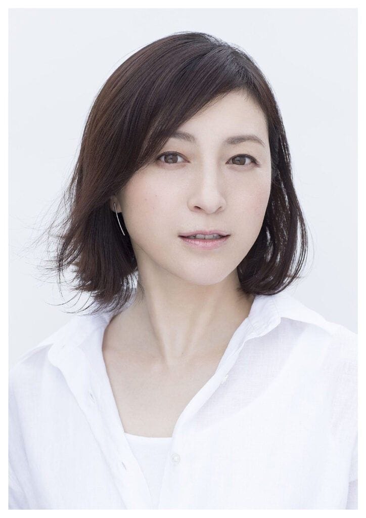 広末涼子（46）、ひざ上ドレスの最新ショットに反響「お元気そう」「おかえり」「高校生の頃と遜色ない美しさ」