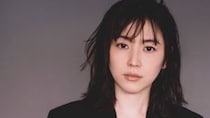 【画像】え、「別人かと…」「美しすぎ」こちらが長澤まさみさんの“イメージ激変”大胆な肌見せが話題の撮影ショットです（5枚）