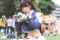 『NIKKE』マルチャーナのコスプレイヤーが美くびれスゴッ！　しゃがみポーズに目を奪われる