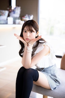 "令和の峰不二子"（26）の豪華すぎる「温泉旅」投稿に「クラクラした」「クビレやば」「お昼に載せて良いレベルの色気じゃない」
