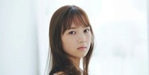【画像】え、「激カワ」「楽しそう」「また絵描いてる」「似合ってて違和感ない」　コチラが『ひらやすみ』あかりん役女優（24）の制服姿です