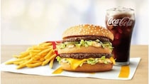 「奇跡のコラボ！」海外マクドナルドのハッピーセットおもちゃ全8種に「インパクトすごっ」「日本でも発売して」と反響