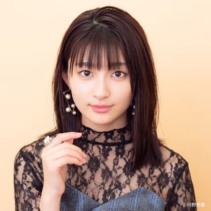 吉川愛、“血まみれ前”のウェディングドレス姿に反響「ほんと綺麗すぎ」「美しい」