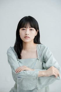 『風薫る』新婚・直美役の上坂樹里（21）"オトナ"な最新ショットに「美の暴力」「ナース服じゃ分からなかった」「細くて羨ましい」