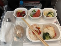 JAL国際線に乗るなら機内特別食をリクエストしてみよう