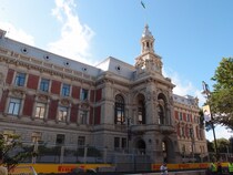 【アゼルバイジャン】カスピ海の風が颯爽と吹き抜ける 新旧融合の都市バクー