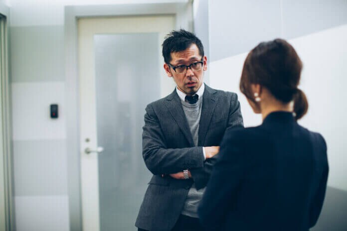 恋愛詐欺師とは