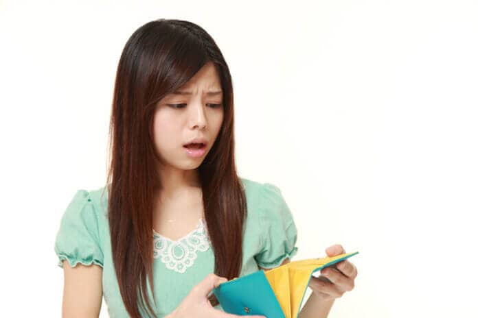 1：お金がないと誘いを断ってみる