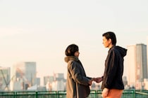 「脈なし」とは限らない？女性が見せる意外な好意のサイン8選