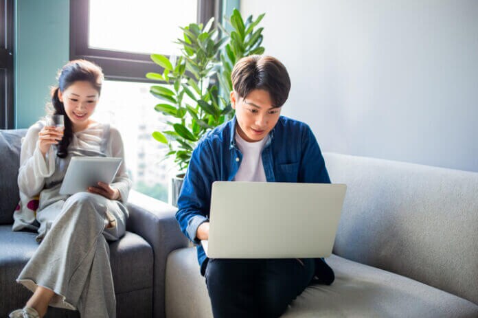 「いつでも頼って」男性が本命女性にだけ見せる行動&発言