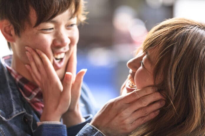 嫉妬してる？男性がやきもちを焼く瞬間＆その活かし方