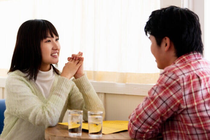 会話が続かない？恋愛デートで使える質問ネタ16選