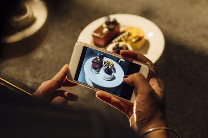 レベル☆☆☆写真撮る＋SNS投稿