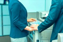 浮気しやすい人の特徴とは？「あり得ない」がキケンな理由