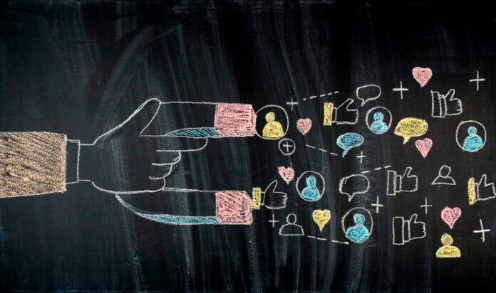 女性にとって乳房を切除するというのはとても勇気のいる事だと思います。

それと比べるのは少々大げさかも知れませんが、輝いている女性から少しだけ勇気を貰って、今まで降りた事の無い駅で降りて新しいお店を開拓する……そんな小さな一歩からでも意外な出逢いにつながるかも知れませんよ。