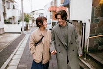 ヒモ男に貢ぐ女の特徴とは? 恋愛で搾取されやすい女性の心理