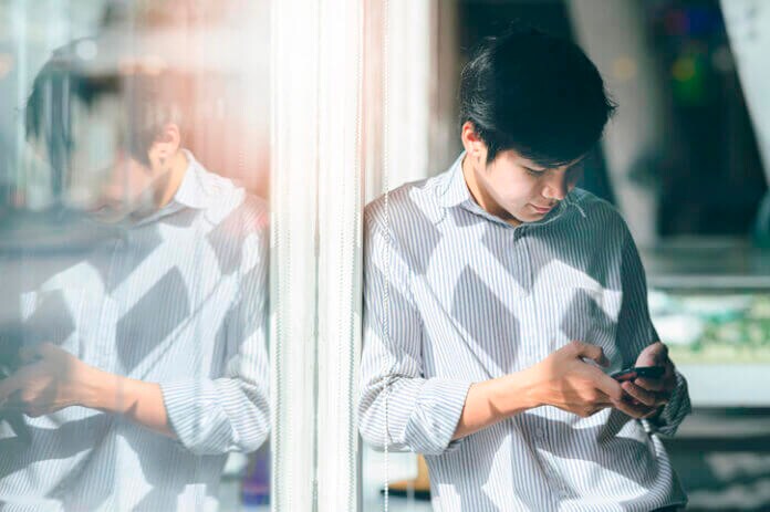 疎遠の殿方にまずは連絡