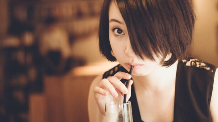 ２．媚び「ない」