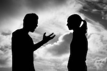 このまま終わっちゃうの!?倦怠期のカップルがやりがちなNG行動