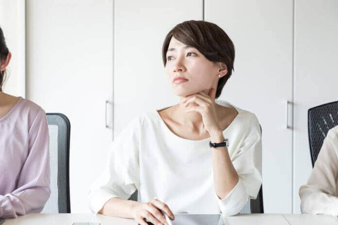 ポスターもカレンダーも回収して「ファラー効果」をシャットアウト!